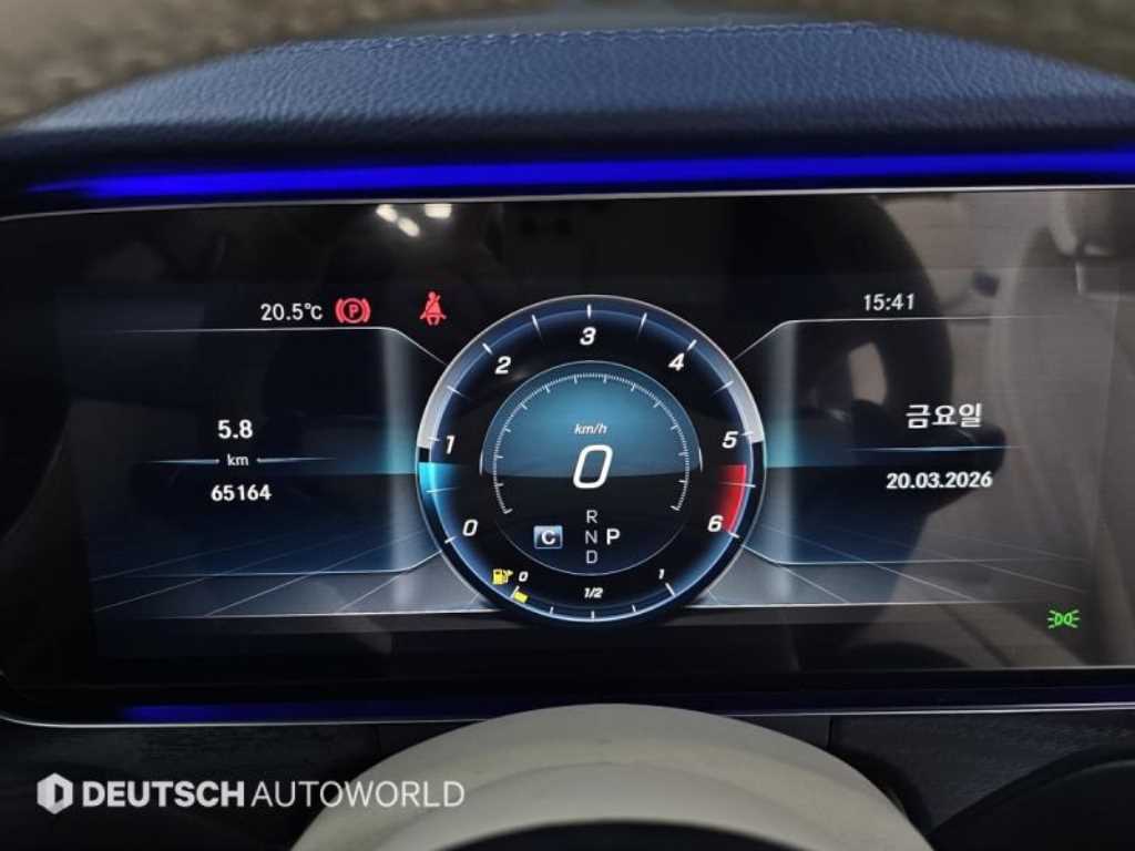 Mercedes Benz E class - Vista 9