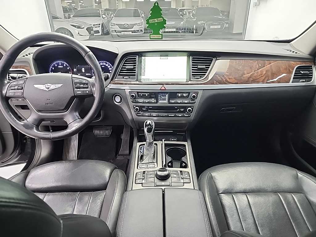 HYUNDAI Genesis - Vista 7