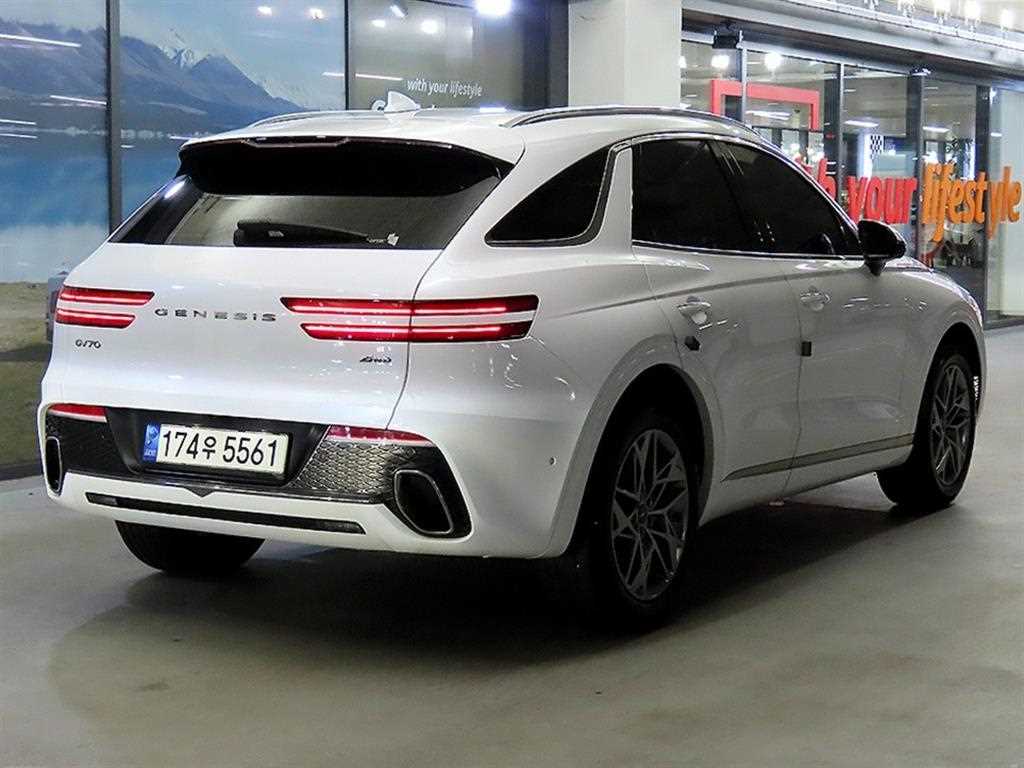Genesis GV70 - Vista 4
