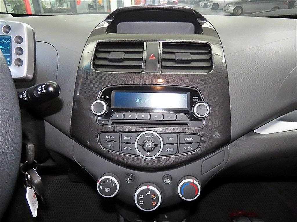 Chevrolet Spark - Vista 11