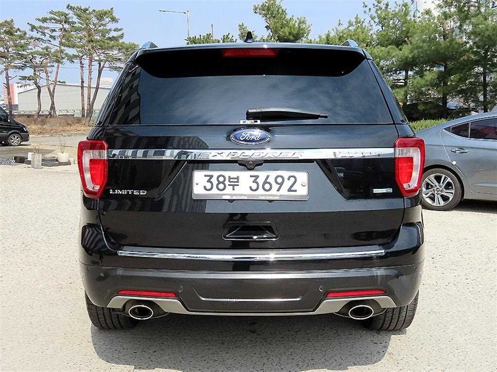 Ford Explorer - Vista 4