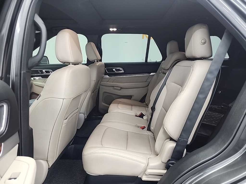 Ford Explorer - Vista 12