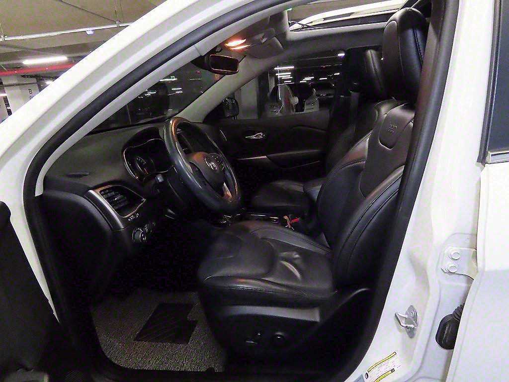 Jeep Cherokee - Vista 6