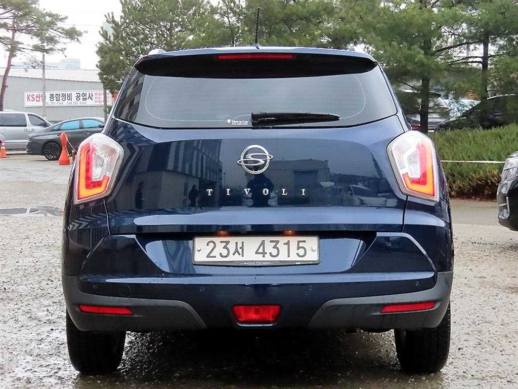 Ssangyong Tivoli - Vista 4