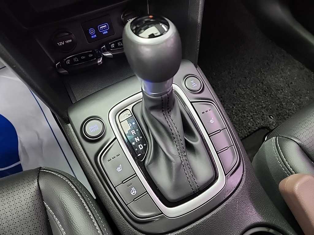 HYUNDAI Kona - Vista 8