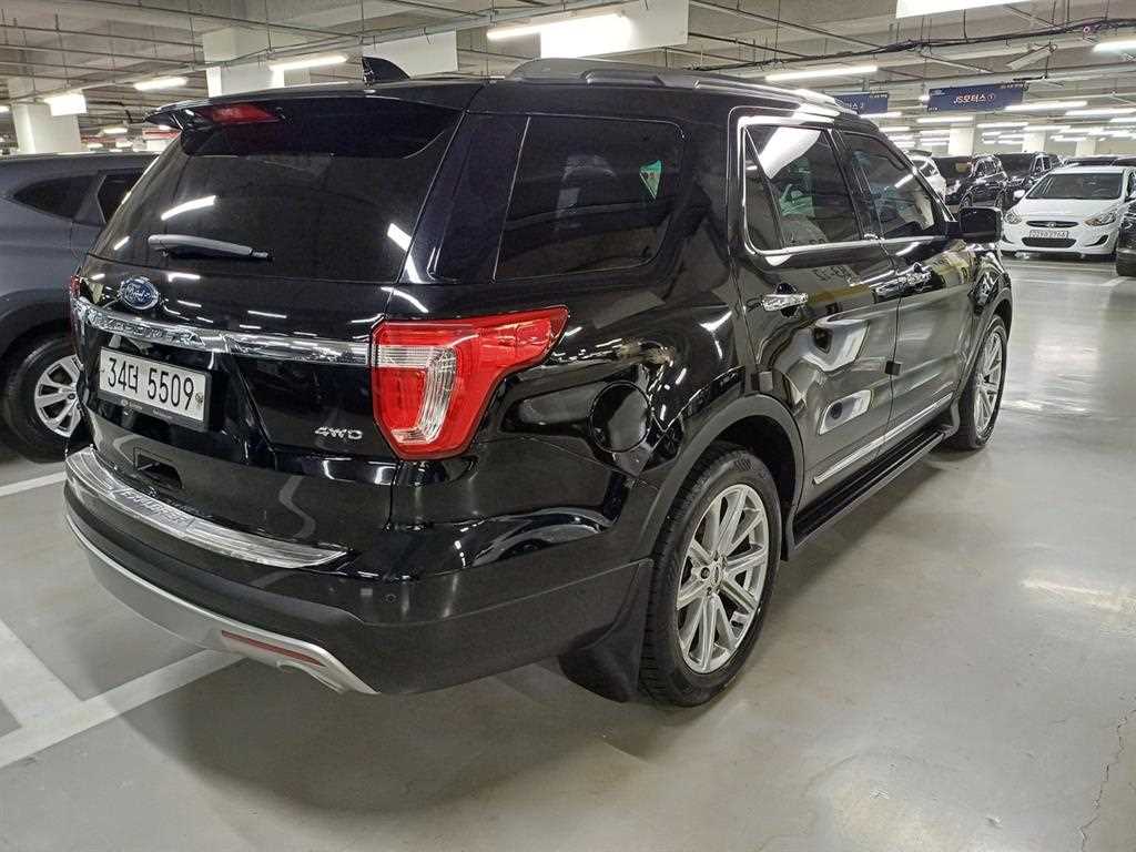 Ford Explorer - Vista 5