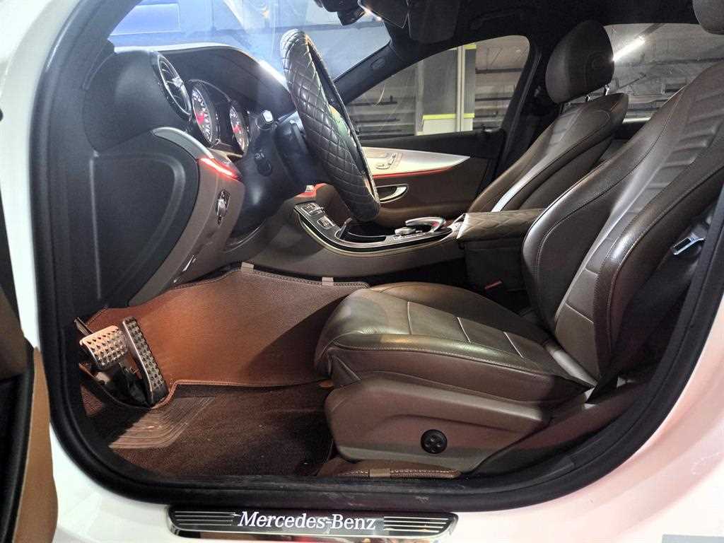 Mercedes Benz E class - Vista 7