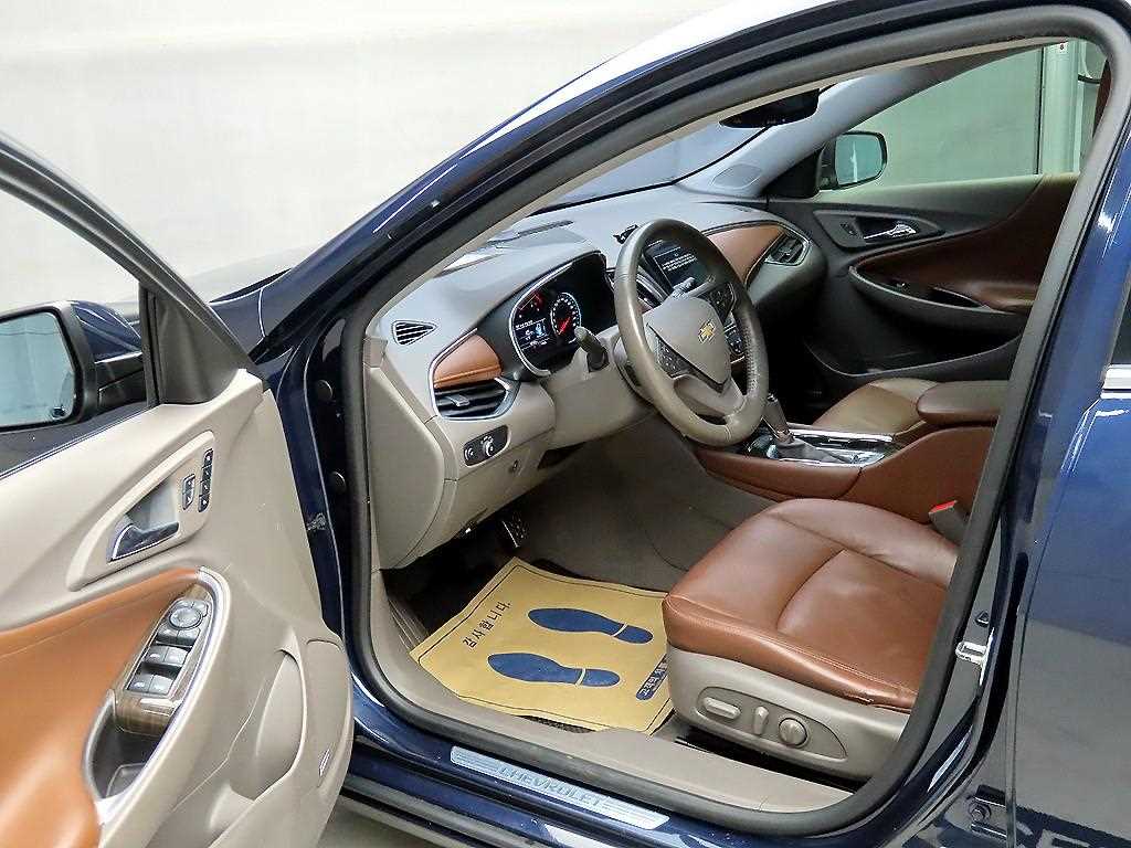 Chevrolet Malibu - Vista 5