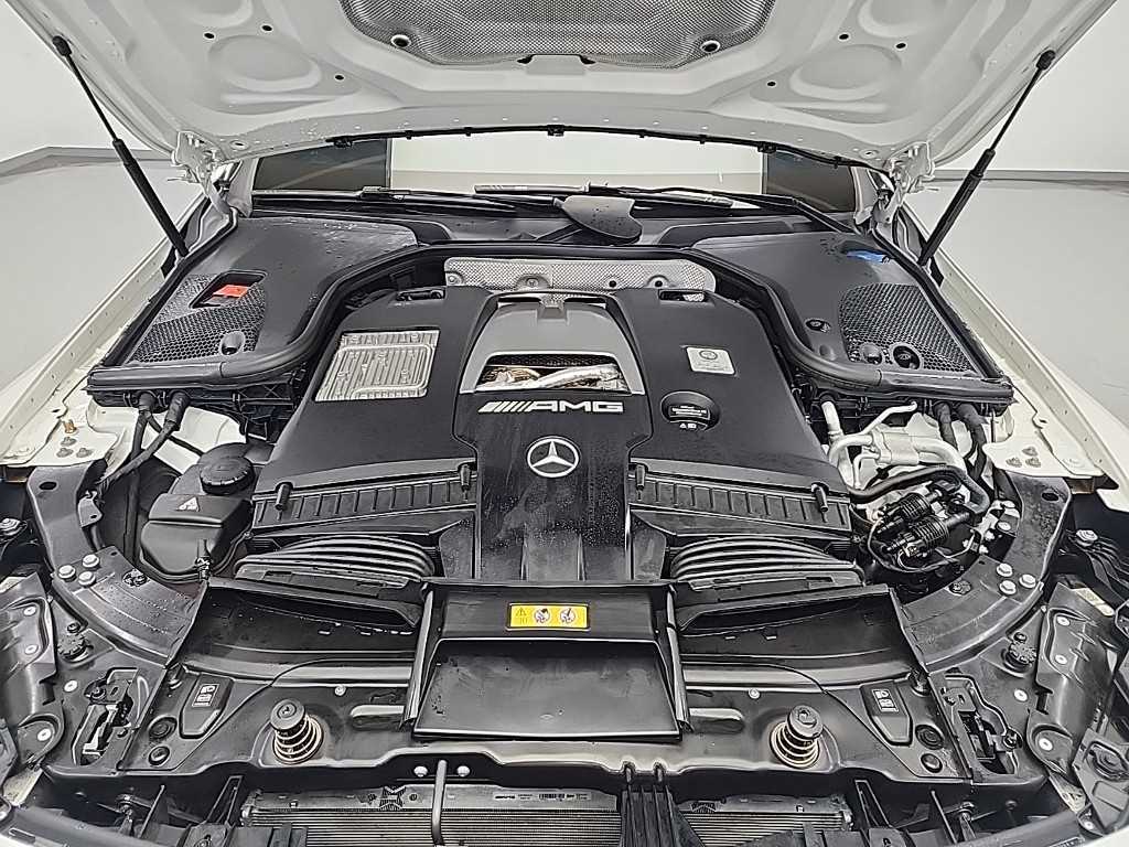 Mercedes Benz AMG GT - Vista 5