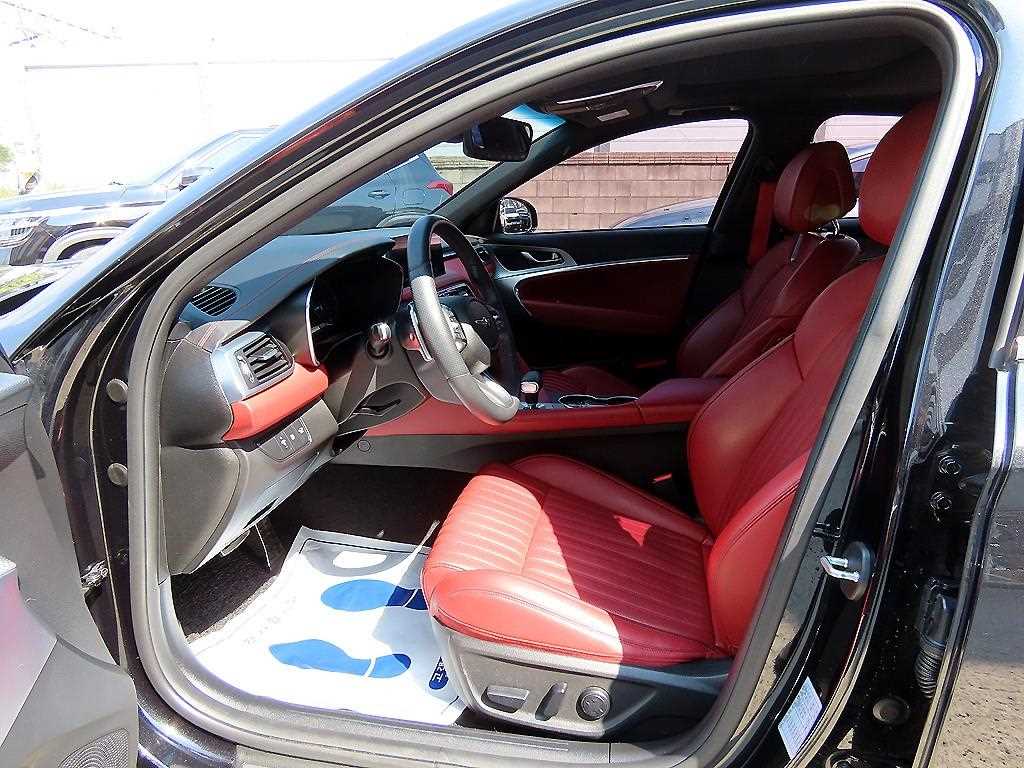 Genesis G70 - Vista 5