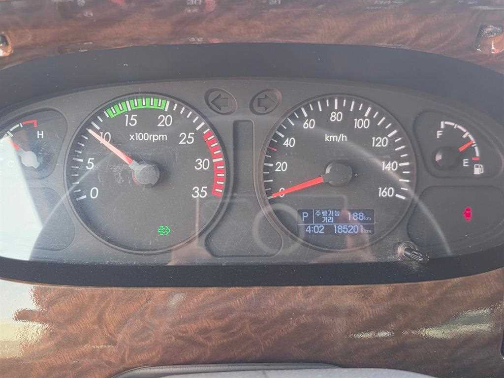 medium and large bus Hyundai bus - Vista 4