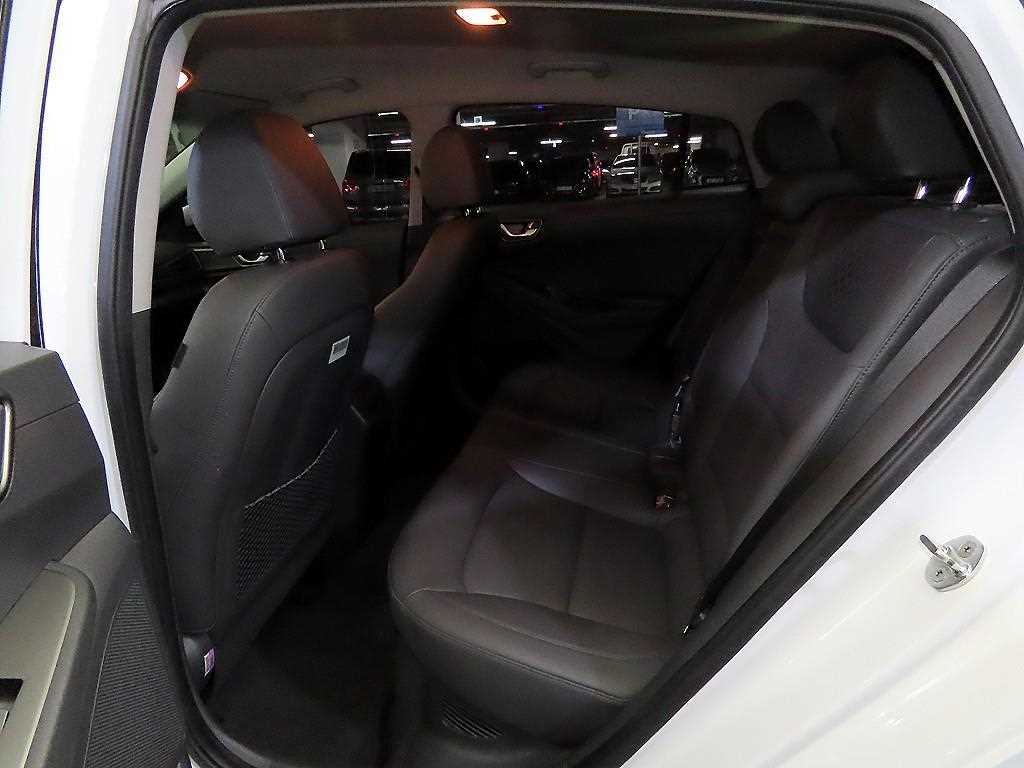 HYUNDAI Ioniq - Vista 7