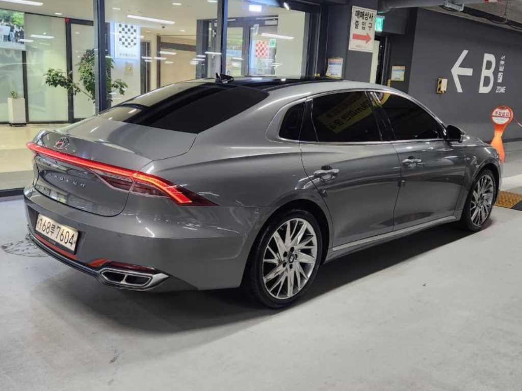 HYUNDAI Grandeur - Vista 4