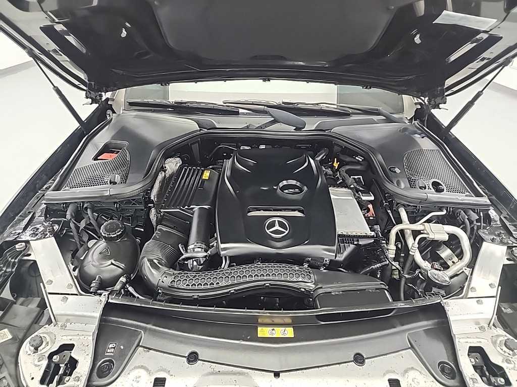 Mercedes Benz E class - Vista 5