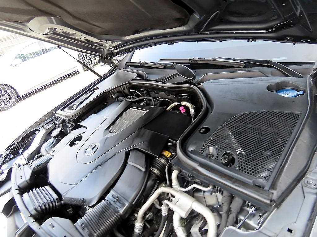 Mercedes Benz E class 2018 Gris - Importación desde Corea - HF Imports Iquique - Foto 19