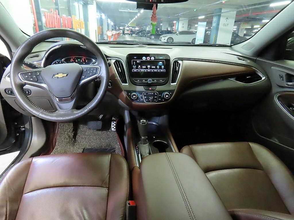 Chevrolet Malibu - Vista 10