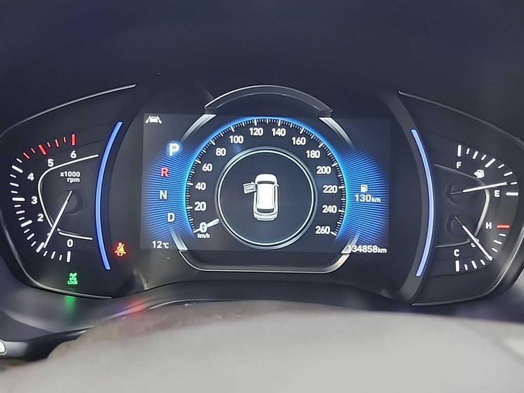 HYUNDAI Santa Fe - Vista 6