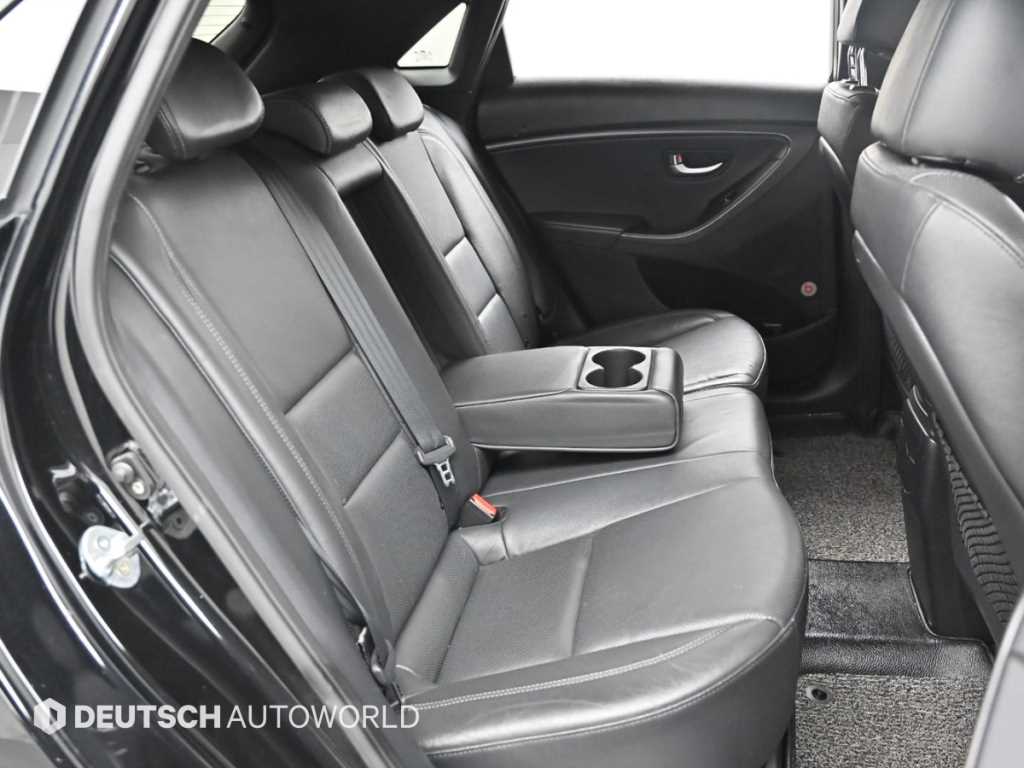 HYUNDAI i30 - Vista 12