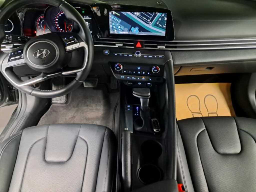 HYUNDAI Avante - Vista 8