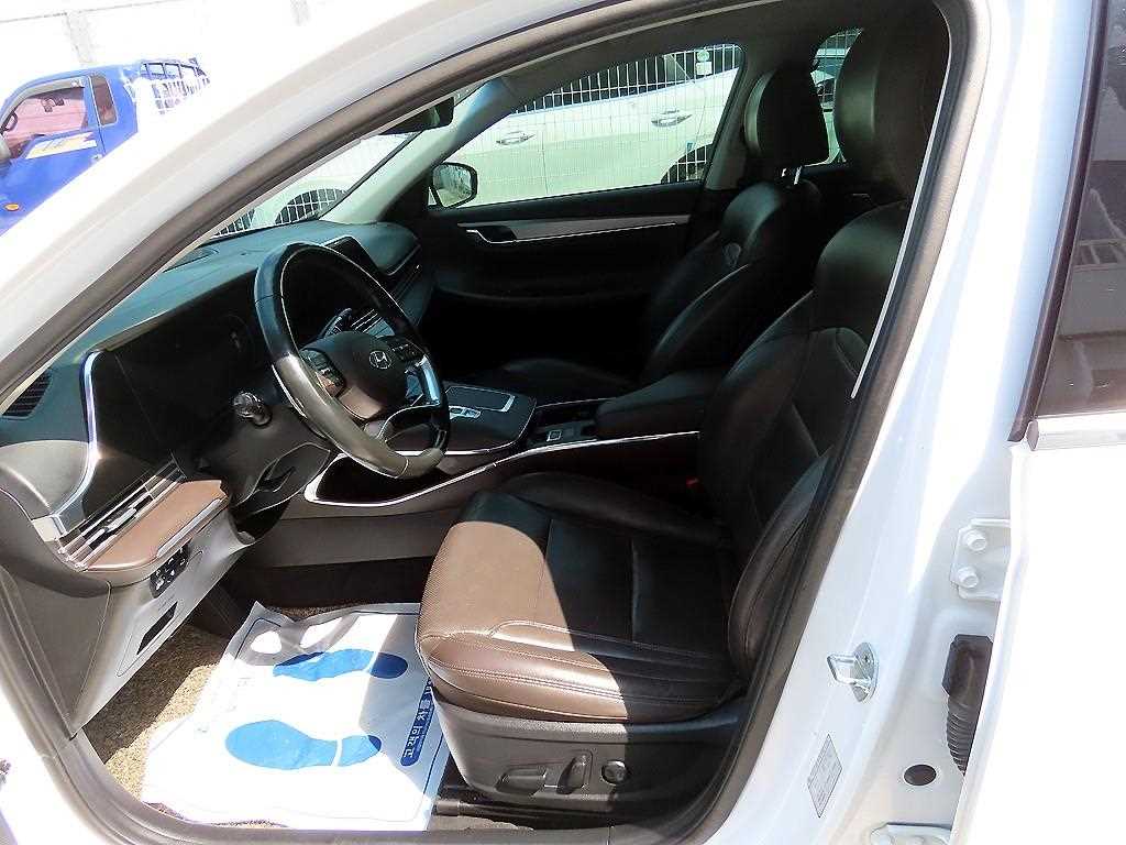 HYUNDAI Grandeur - Vista 5