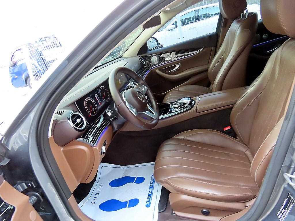 Mercedes Benz E class - Vista 5