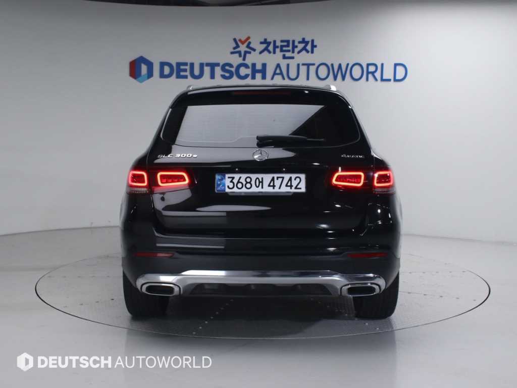 Mercedes Benz GLC Class - Vista 4