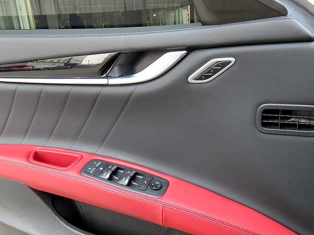 Maserati Ghibli - Vista 11