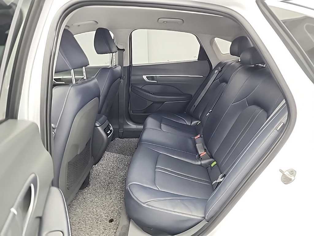 HYUNDAI Sonata - Vista 12