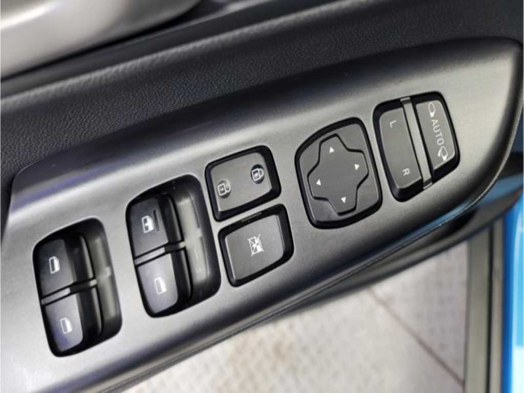 HYUNDAI Kona - Vista 7