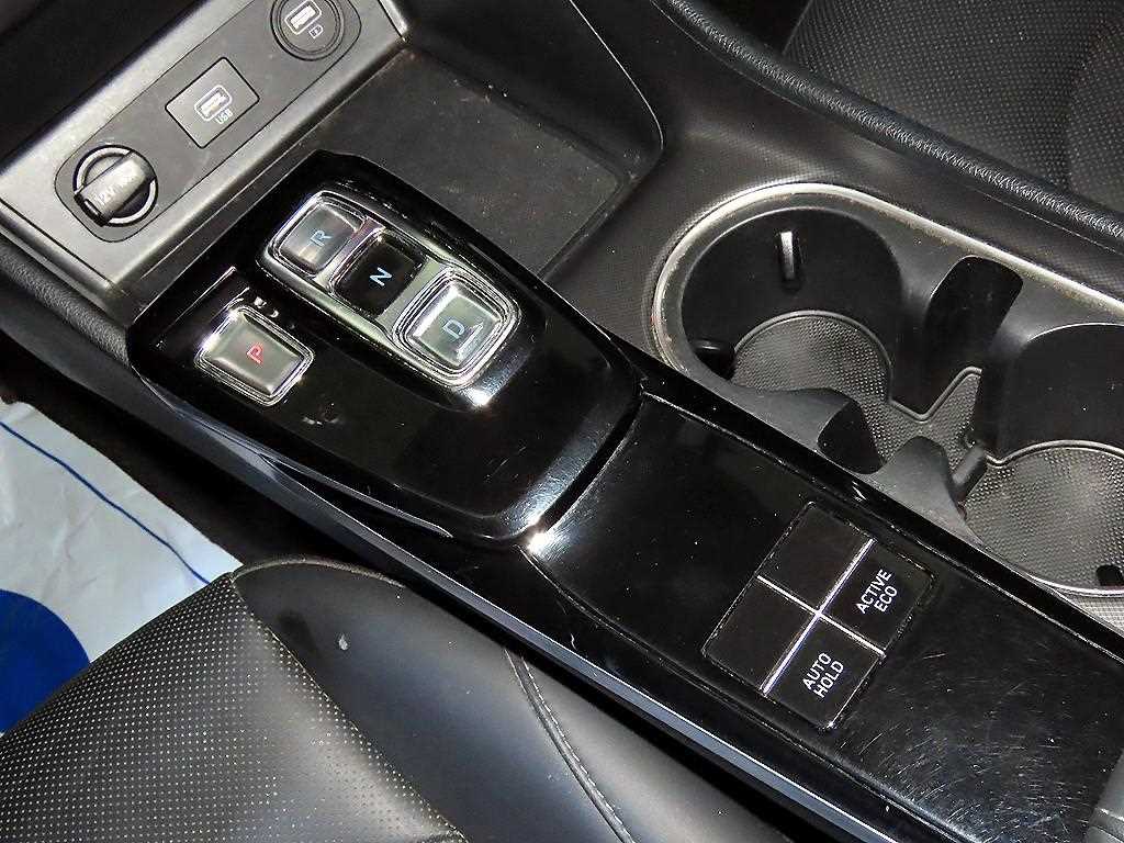 HYUNDAI Sonata - Vista 12