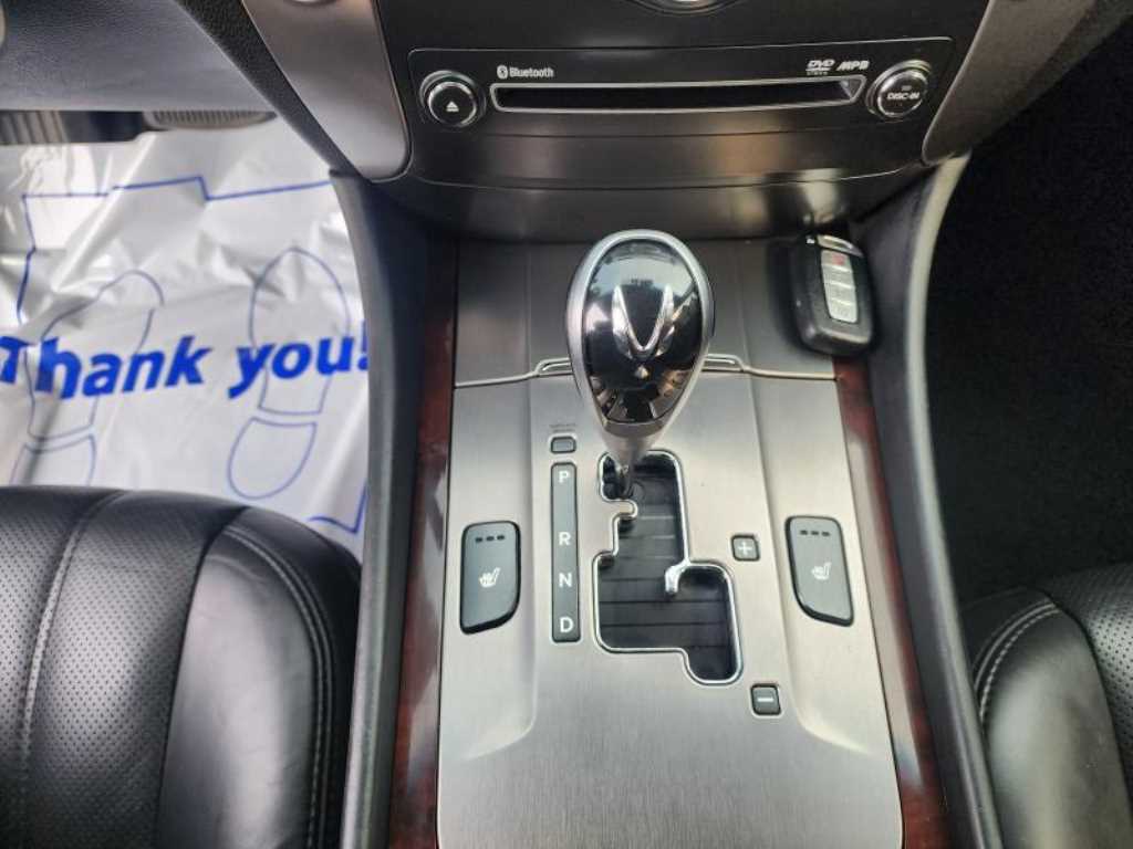 HYUNDAI Equus - Vista 9