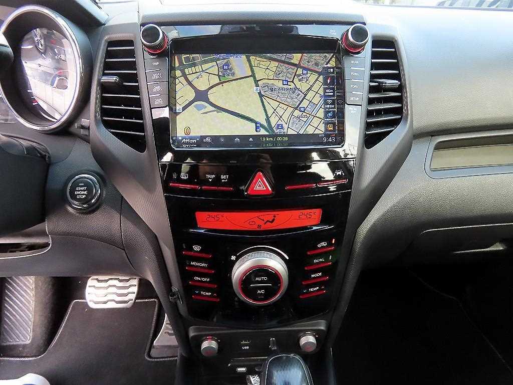 Ssangyong Tivoli 2017 Blanco - Importación desde Corea - HF Imports Iquique - Foto 13