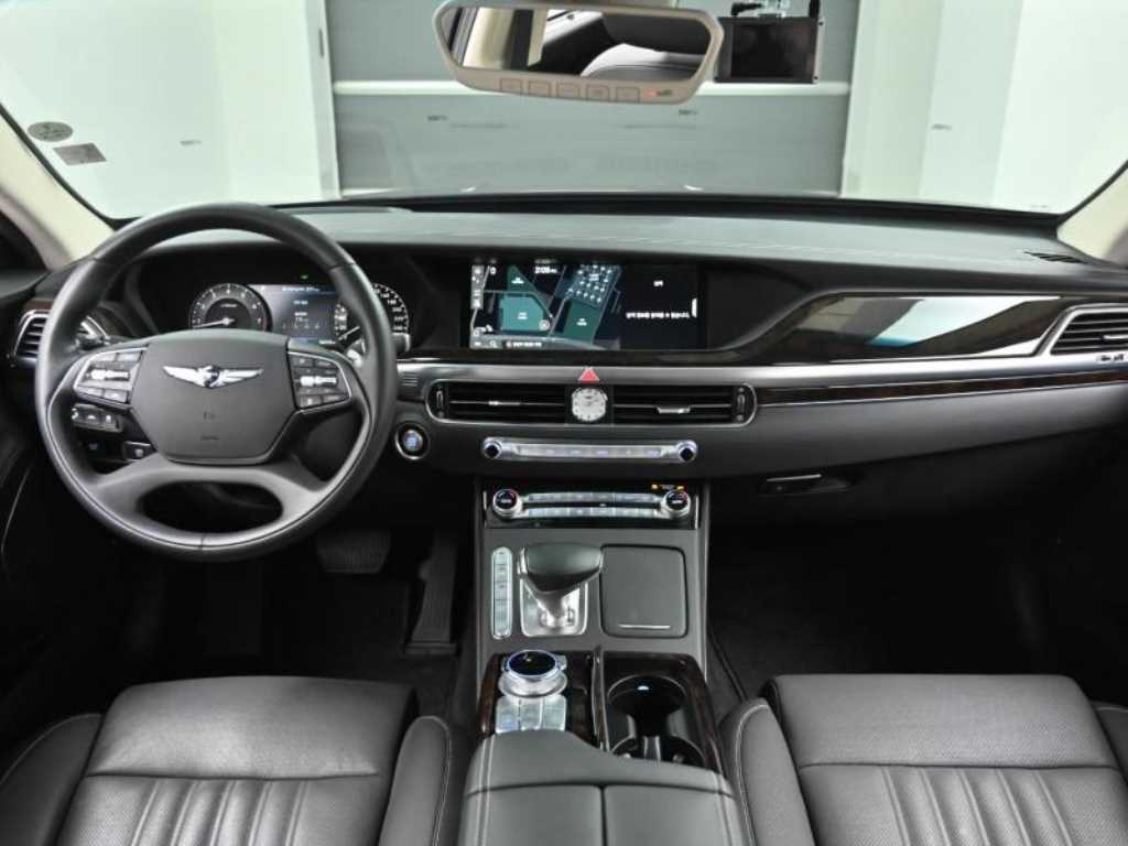 Genesis G90 - Vista 7