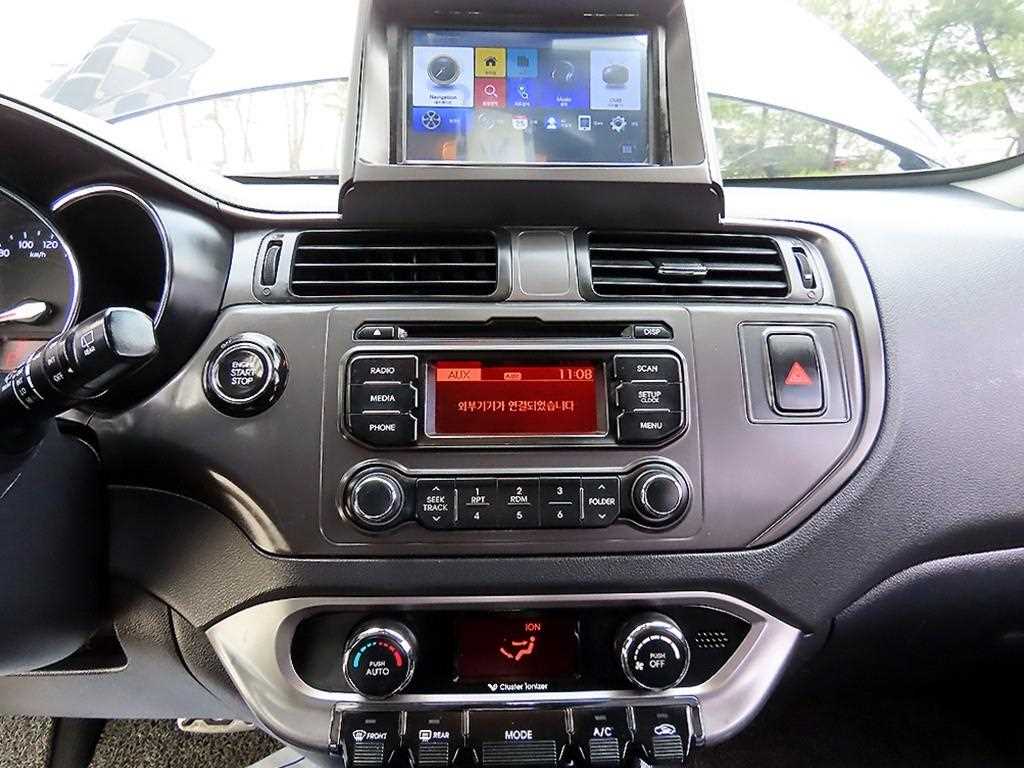 KIA Pride 2012 Gris - Importación desde Corea - HF Imports Iquique - Foto 13