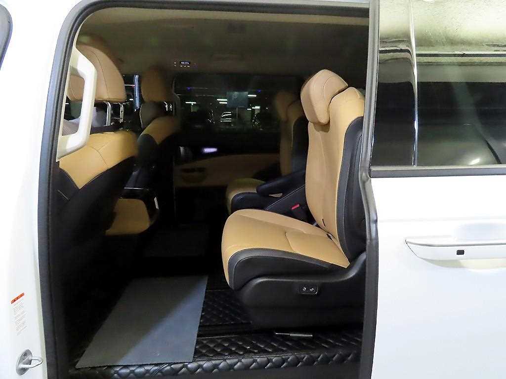 KIA Carnival - Vista 7