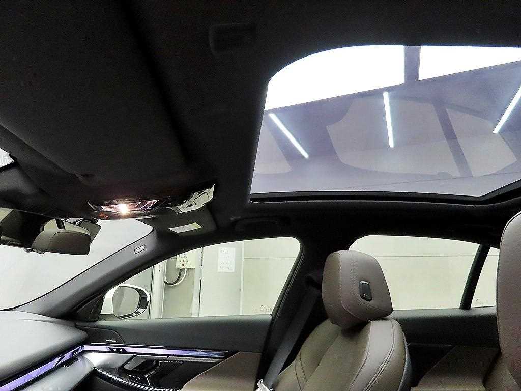 BMW 5 Series 2025 Blanco - Importación desde Corea - HF Imports Iquique - Foto 16