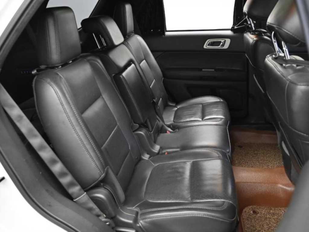 Ford Explorer - Vista 11