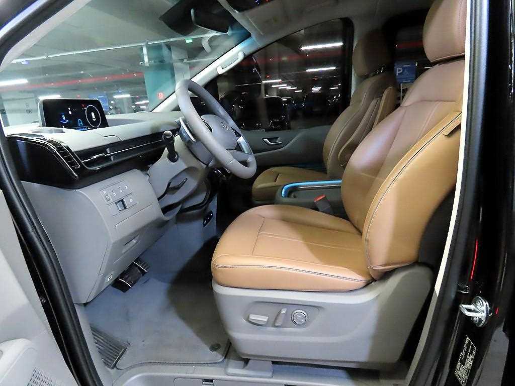 HYUNDAI Staria - Vista 6