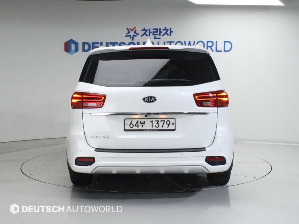 KIA Carnival - Vista 4