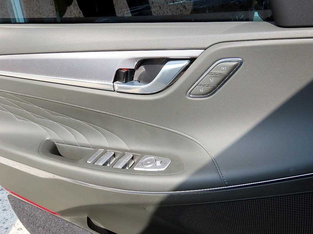 HYUNDAI Grandeur - Vista 12