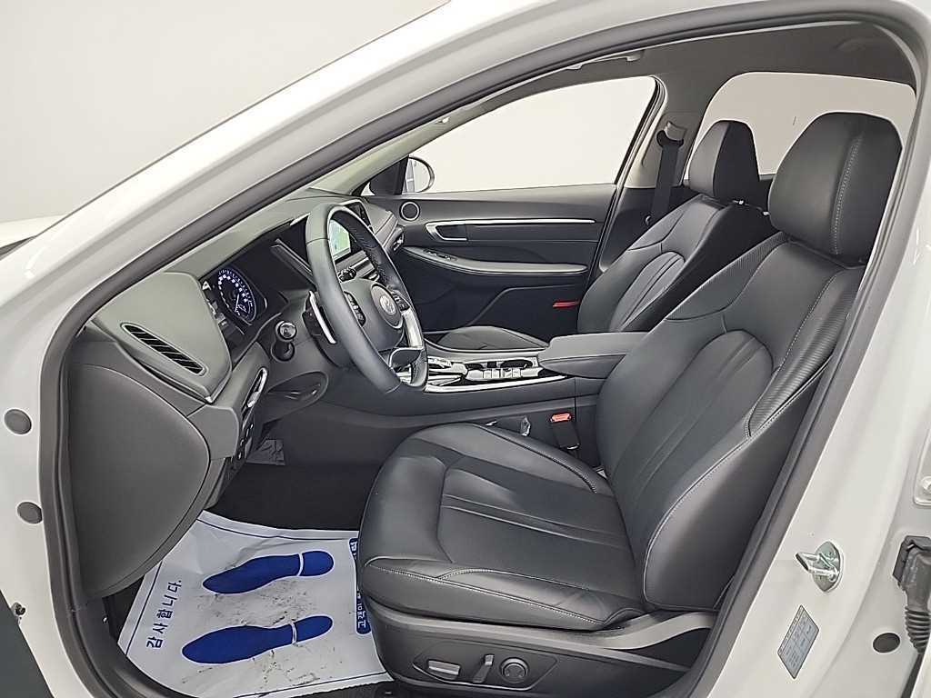 HYUNDAI Sonata - Vista 12