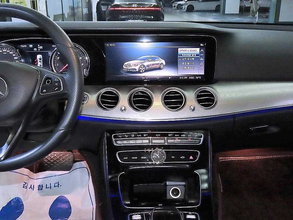 Mercedes Benz E class - Vista 11