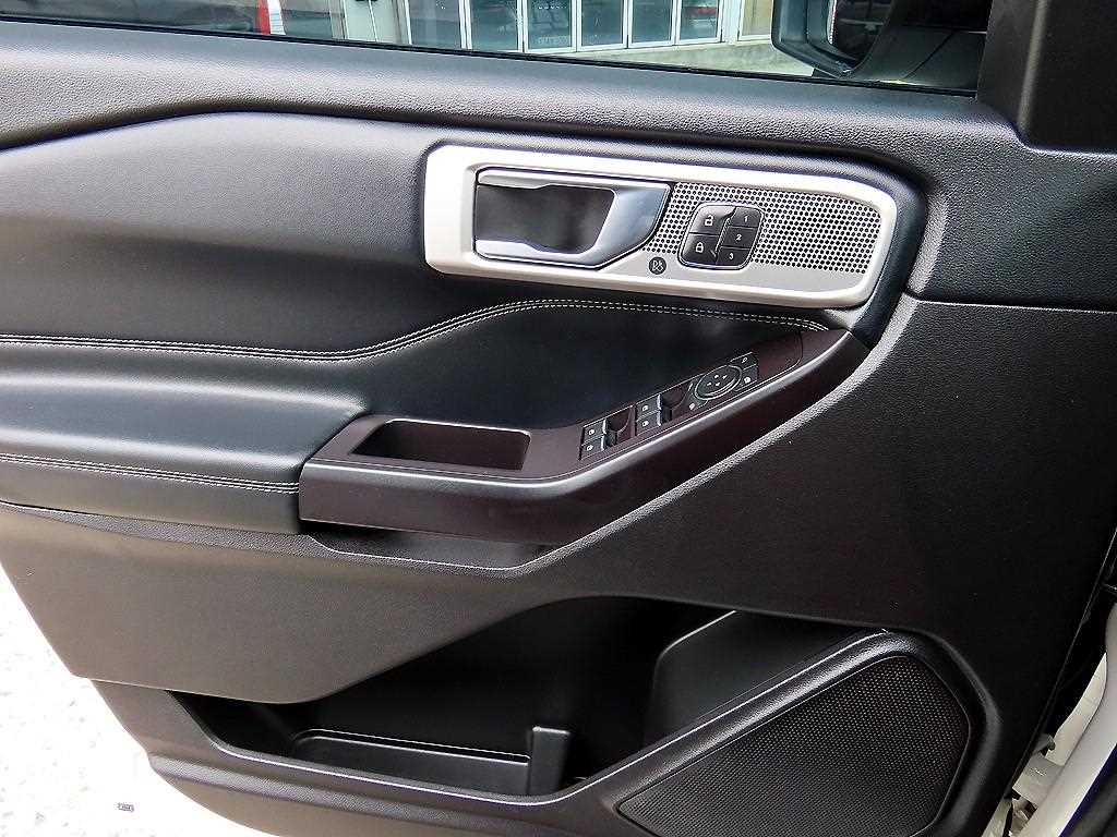 Ford Explorer - Vista 11