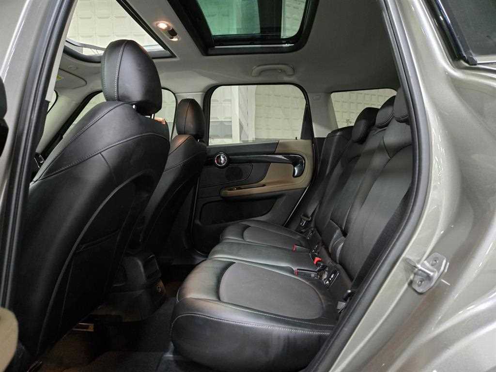 Mini Countryman - Vista 7