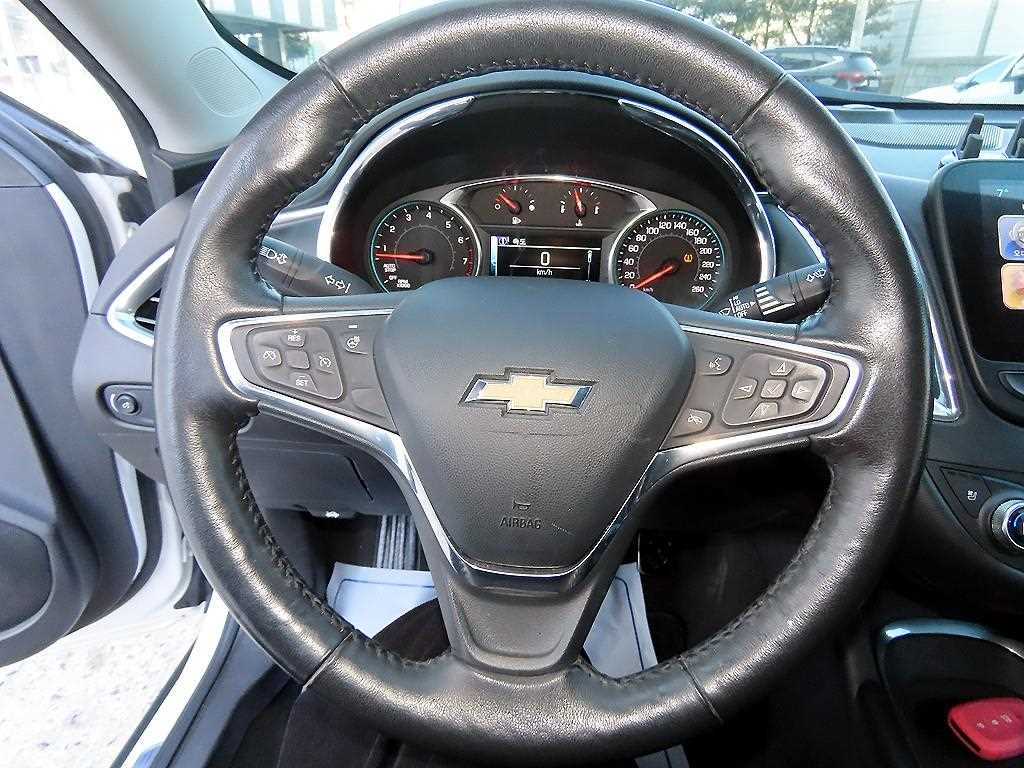 Chevrolet Malibu - Vista 8