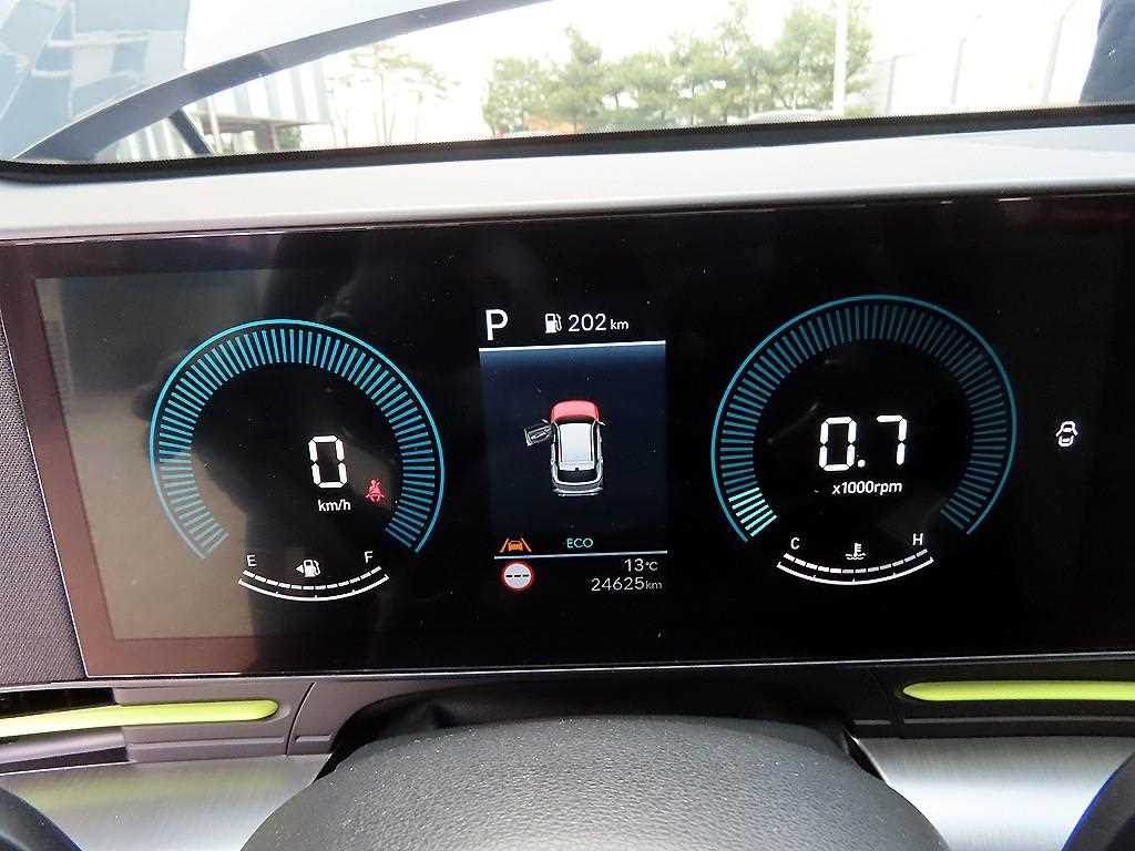 HYUNDAI Kona - Vista 9