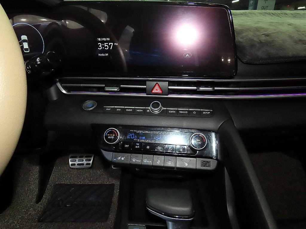 HYUNDAI Avante - Vista 11