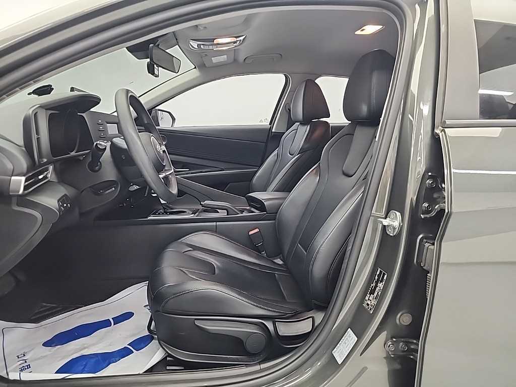 HYUNDAI Avante - Vista 11