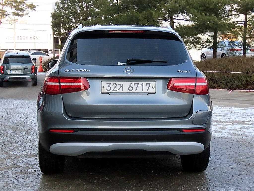 Mercedes Benz GLC Class - Vista 4