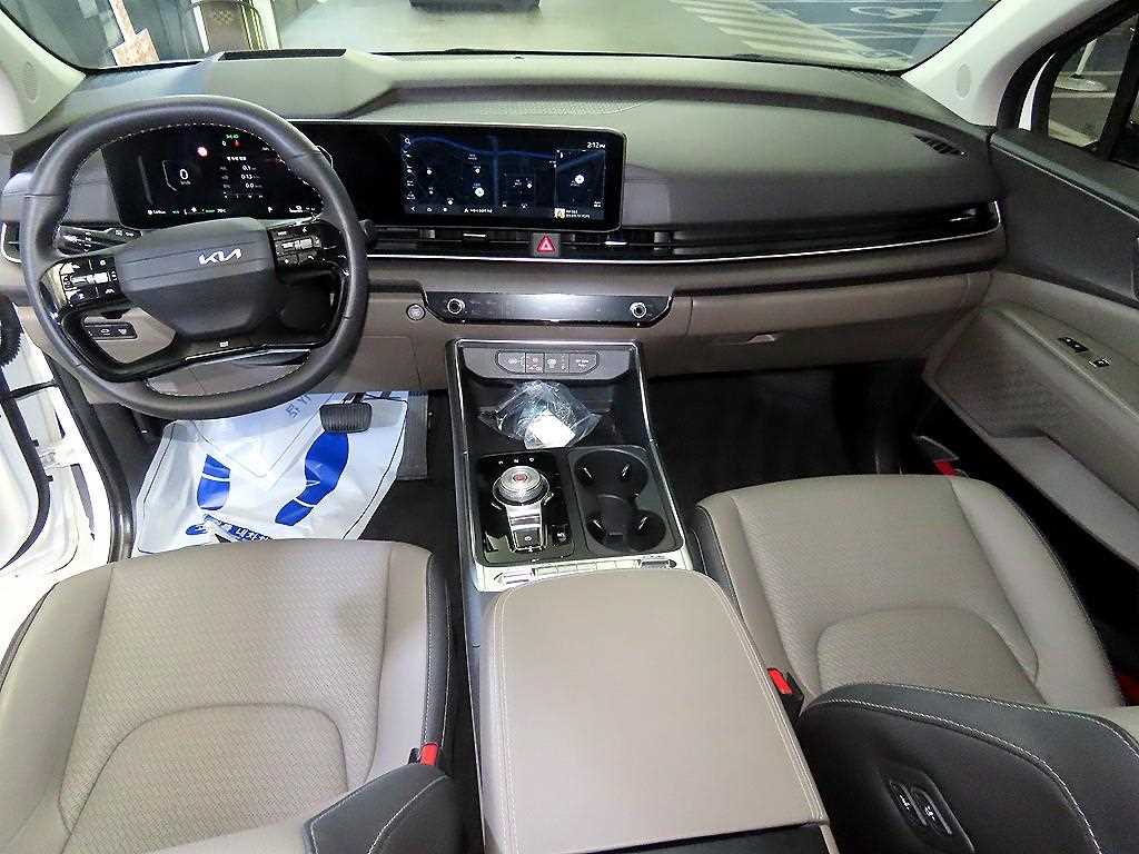 KIA Carnival - Vista 10